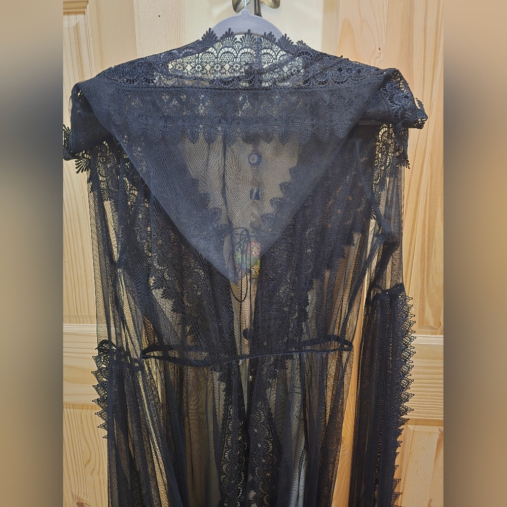 Elegant Sheer Black Lace Robe - Picture 5 of 8